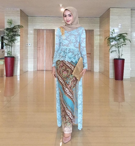 Desain Model Kebaya Hijab